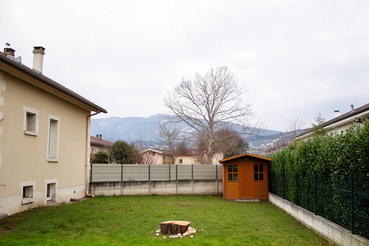 Jardin dégagé après démontage à Saint-Martin-d’Hères